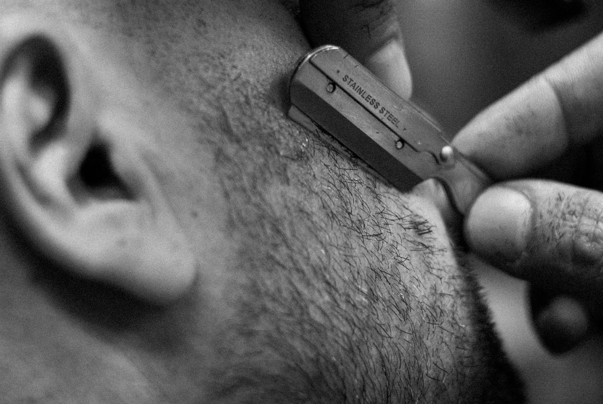 Straight razor shave at Apex